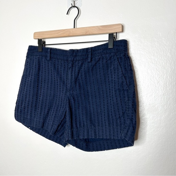 Banana‎ Republic Navy Blue Eyelet Shorts 4 - Picture 3 of 7
